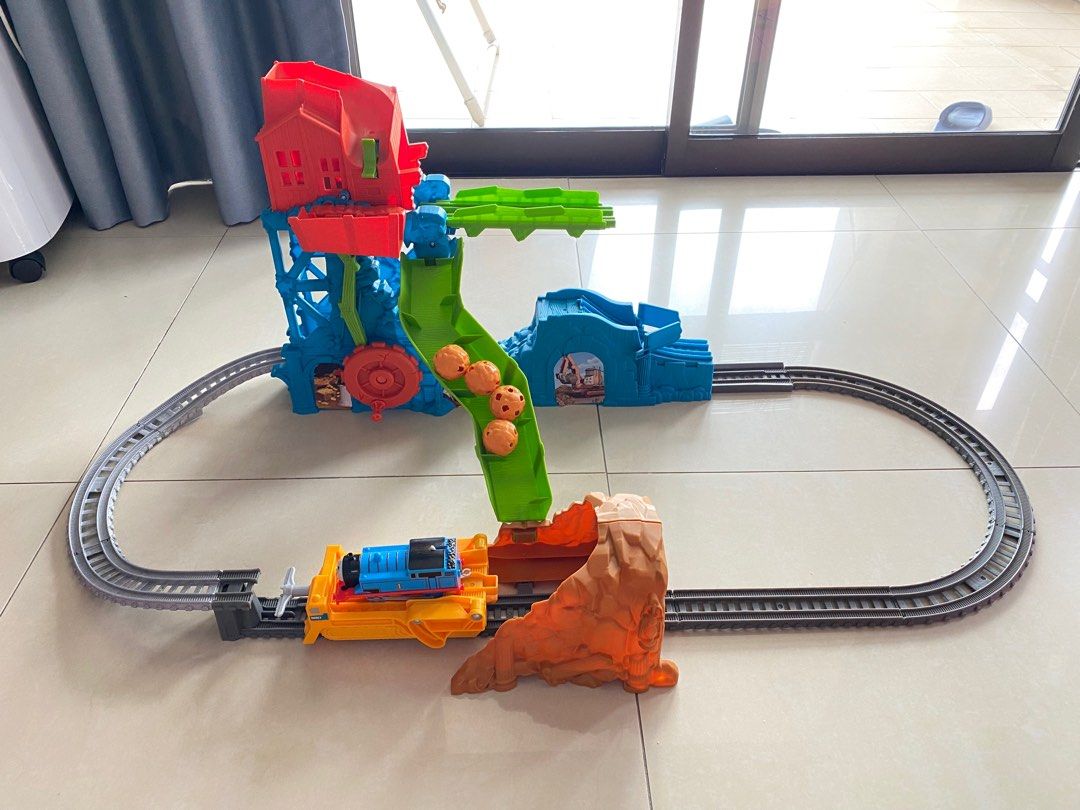 Thomas and friends sales trackmaster cave collapse set