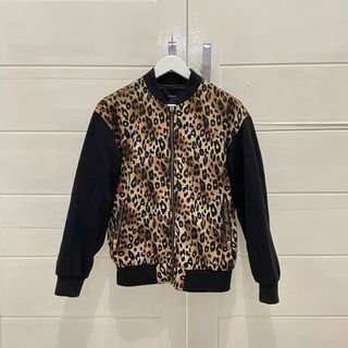 Thrift / Preloved - Leopard Bomber Jacket  original Forever 21