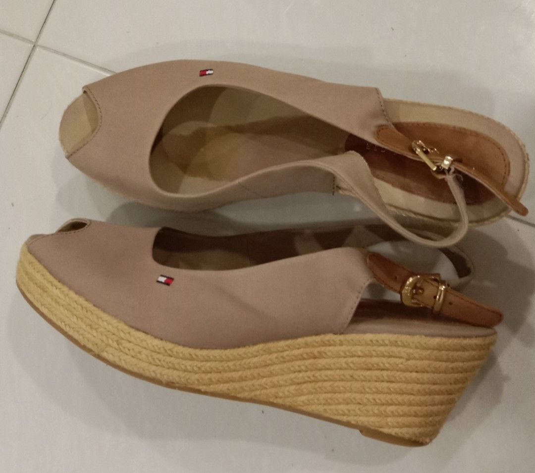 tommy hilfiger brown wedge sandals