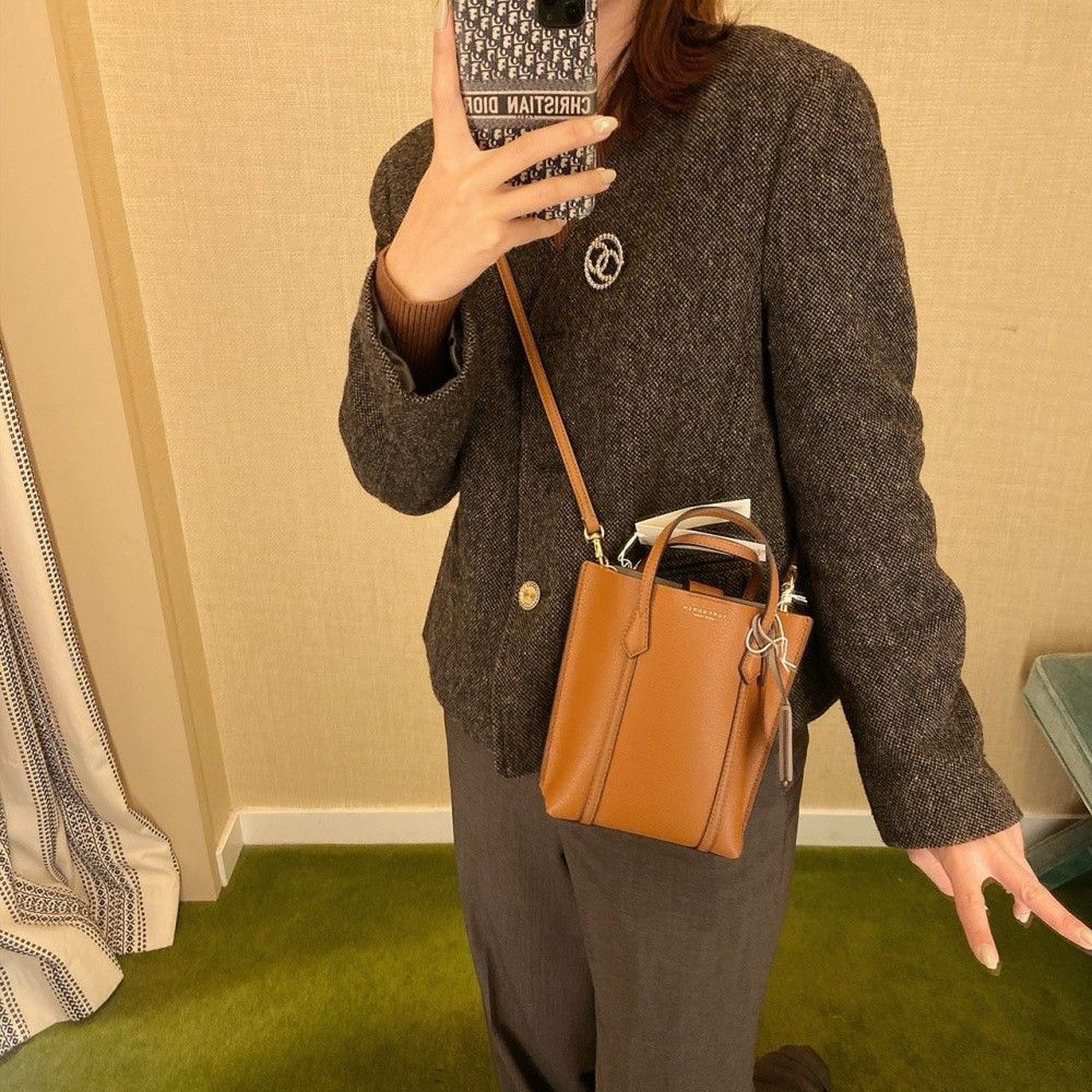 現貨多色🇺🇲TORY BURCH MINI PERRY TOTE, 名牌, 手袋及銀包- Carousell