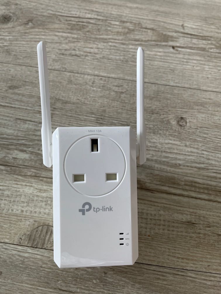 TP Link wifi extender TLWA860RE 300Mbps WiFi Range Extender with AC