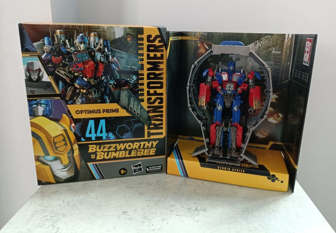 Transformer Dark Of The Moon Optimus PrimeStudio Series TransformerBuzzworthy Bumblebee 44 BB