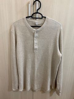 Uniqlo Knitted Sweater - Size M