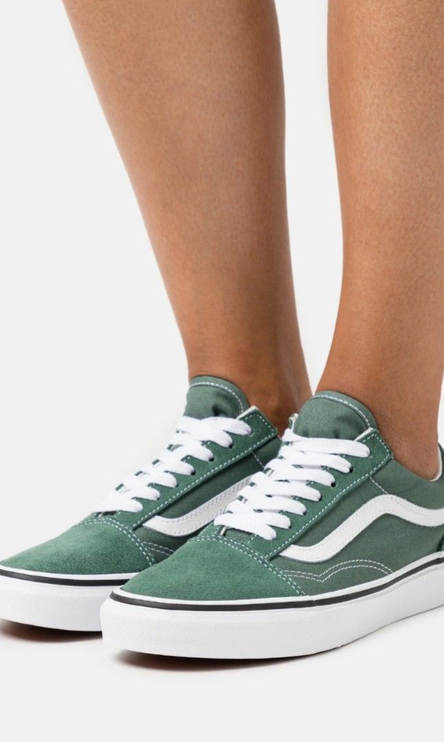 Vans Old Skool, Women's Fashion, Footwear, Sneakers on Carousell
