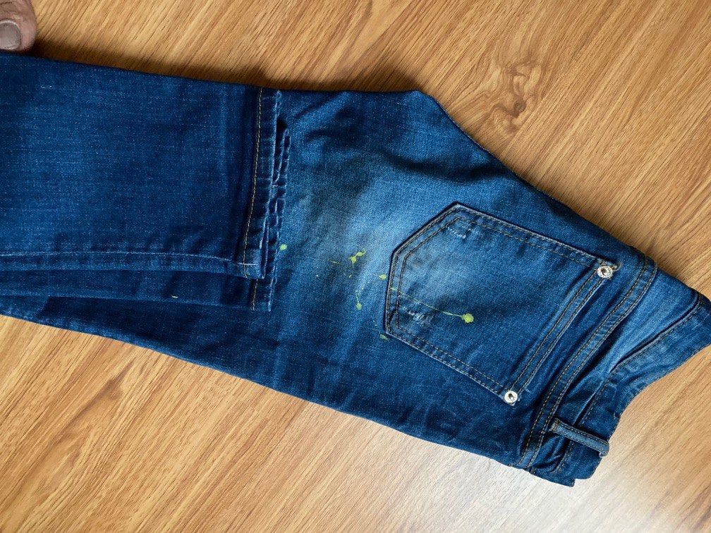 Veeko artistic jeans denim (Category: Jeans) located in Pasig City. Submitted by marcspade (Listing ID 1206991717, Image 3). Description: Slim fit, low waist, yellow splashed design denim, stretchable. 29 inches Medium size.