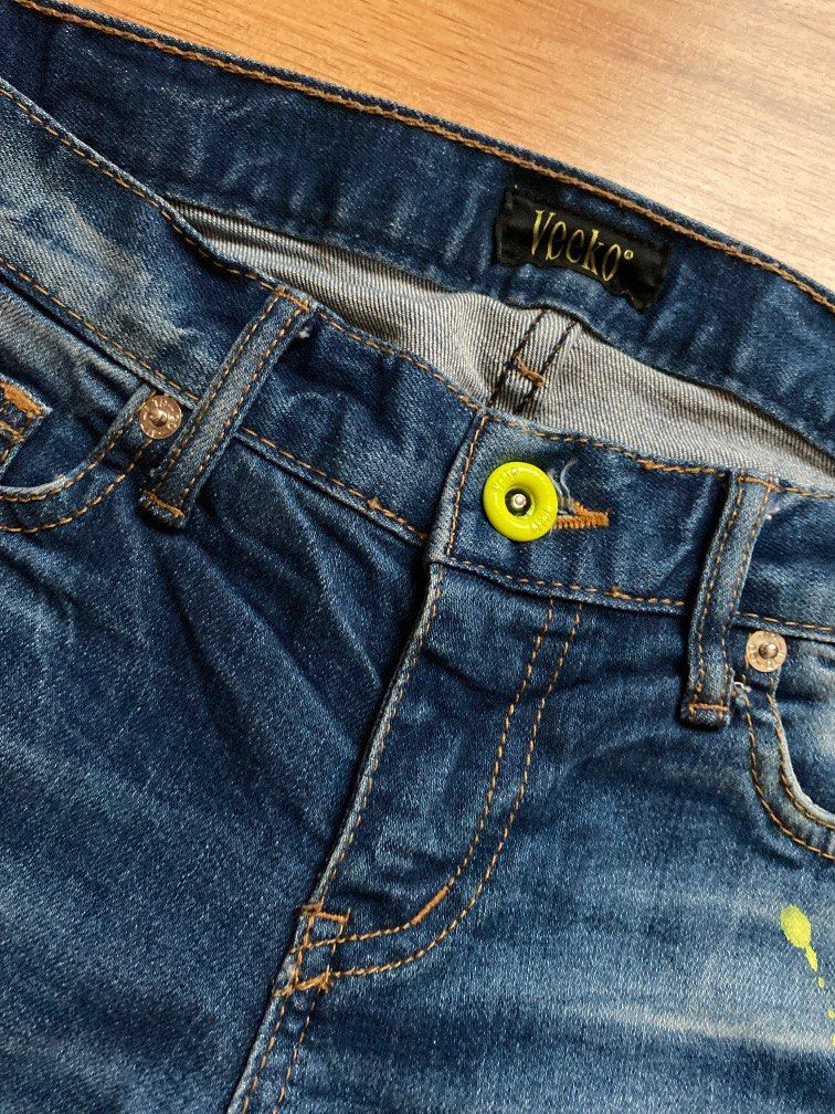 Veeko artistic jeans denim (Category: Jeans) located in Pasig City. Submitted by marcspade (Listing ID 1206991717, Image 2). Description: Slim fit, low waist, yellow splashed design denim, stretchable. 29 inches Medium size.