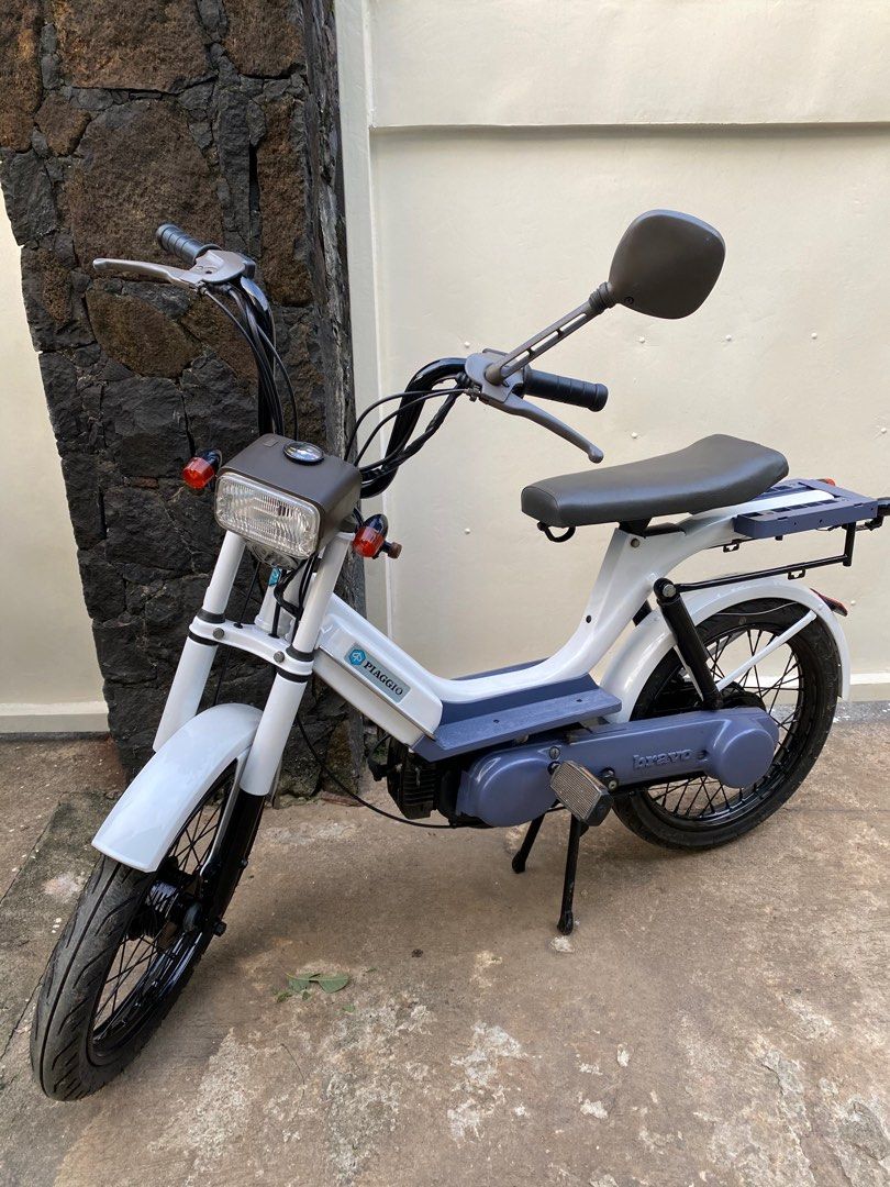 Piaggio store bravo moped