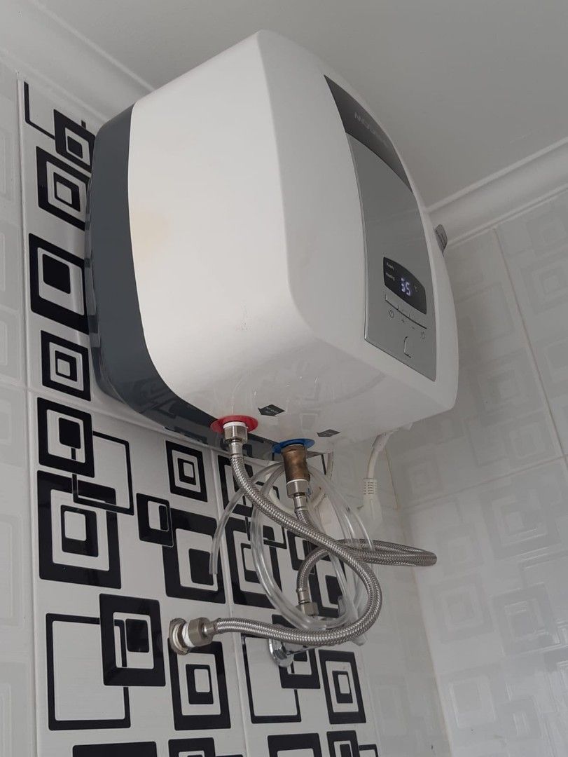 Water Heater Modena 15 L ( low watt ), Elektronik, Lainnya di Carousell