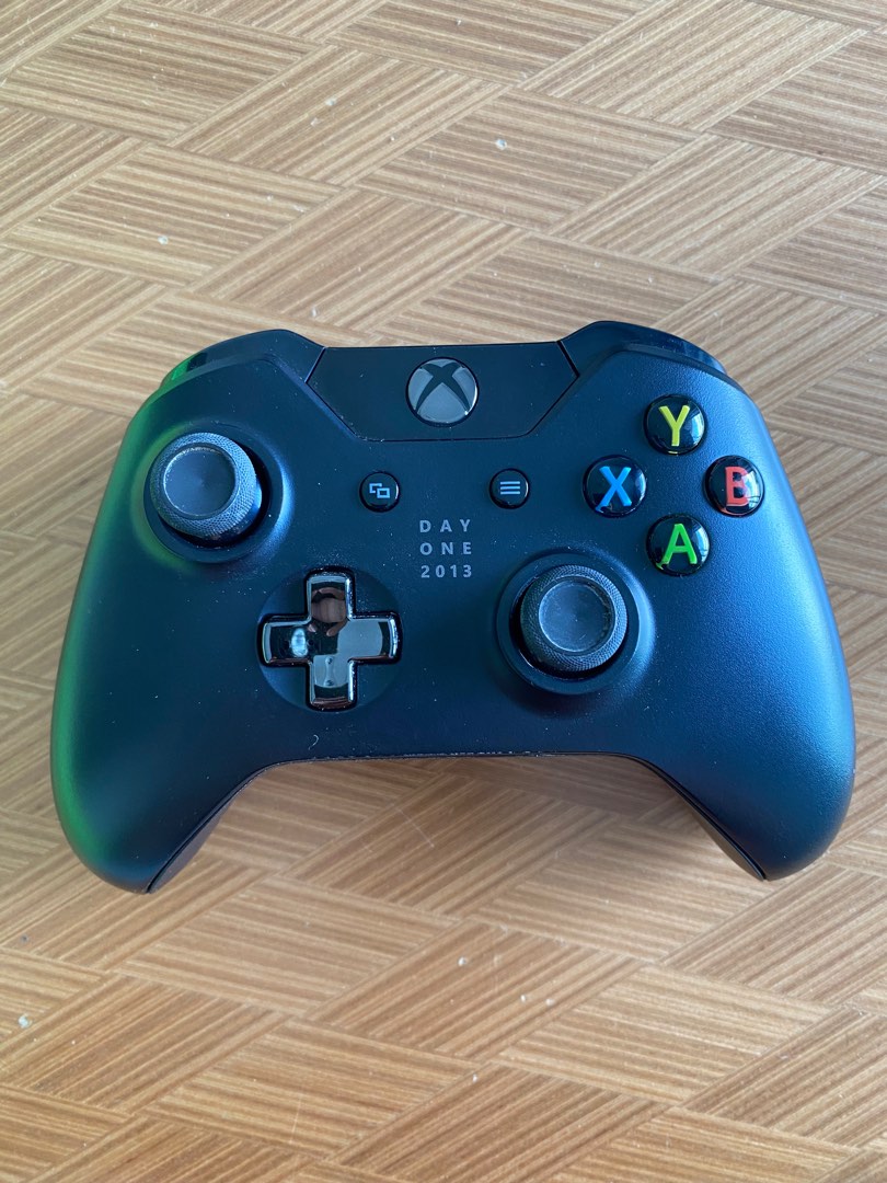 Xbox one day one limited edition controller
