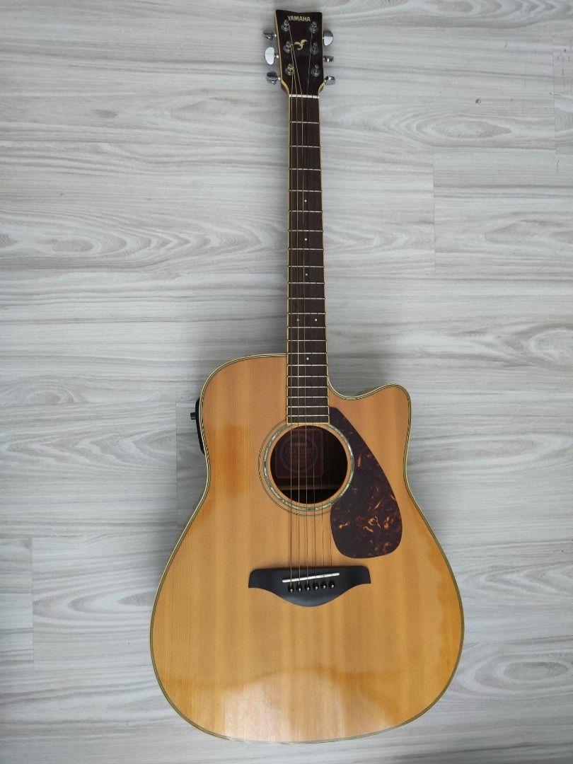 Yamaha FGX730SC Guitar, Hobbies & Toys, Music & Media, Musical