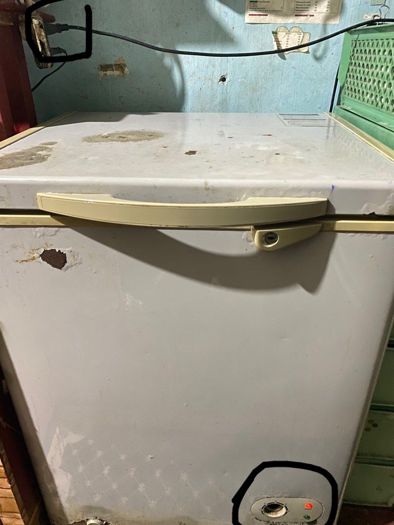 2nd hand Chest freezer 5 cu ft, TV & Home Appliances, Kitchen