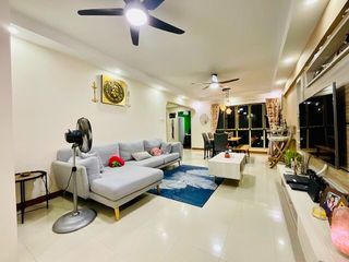 5I 135 Edgedale Plains 5 room flat
