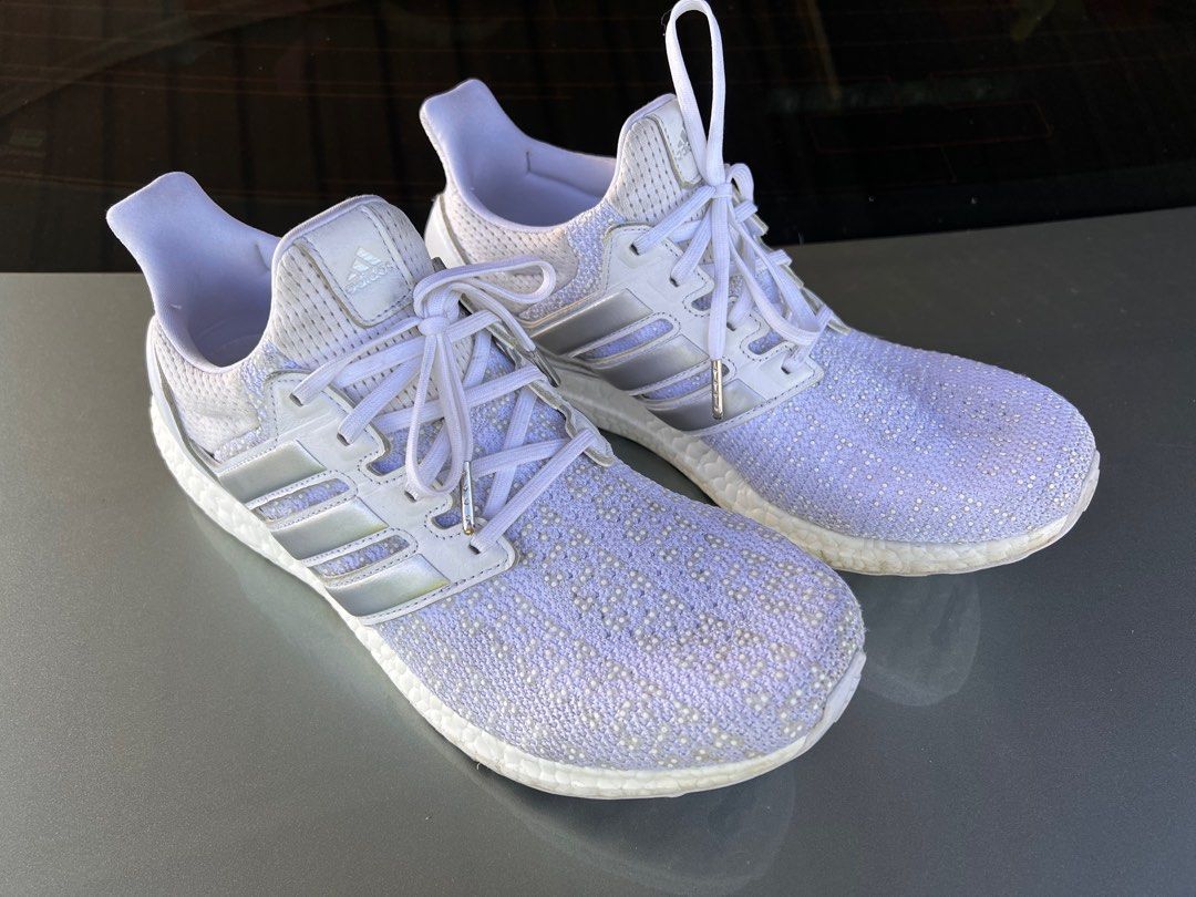 Ultra boost deals white silver metallic