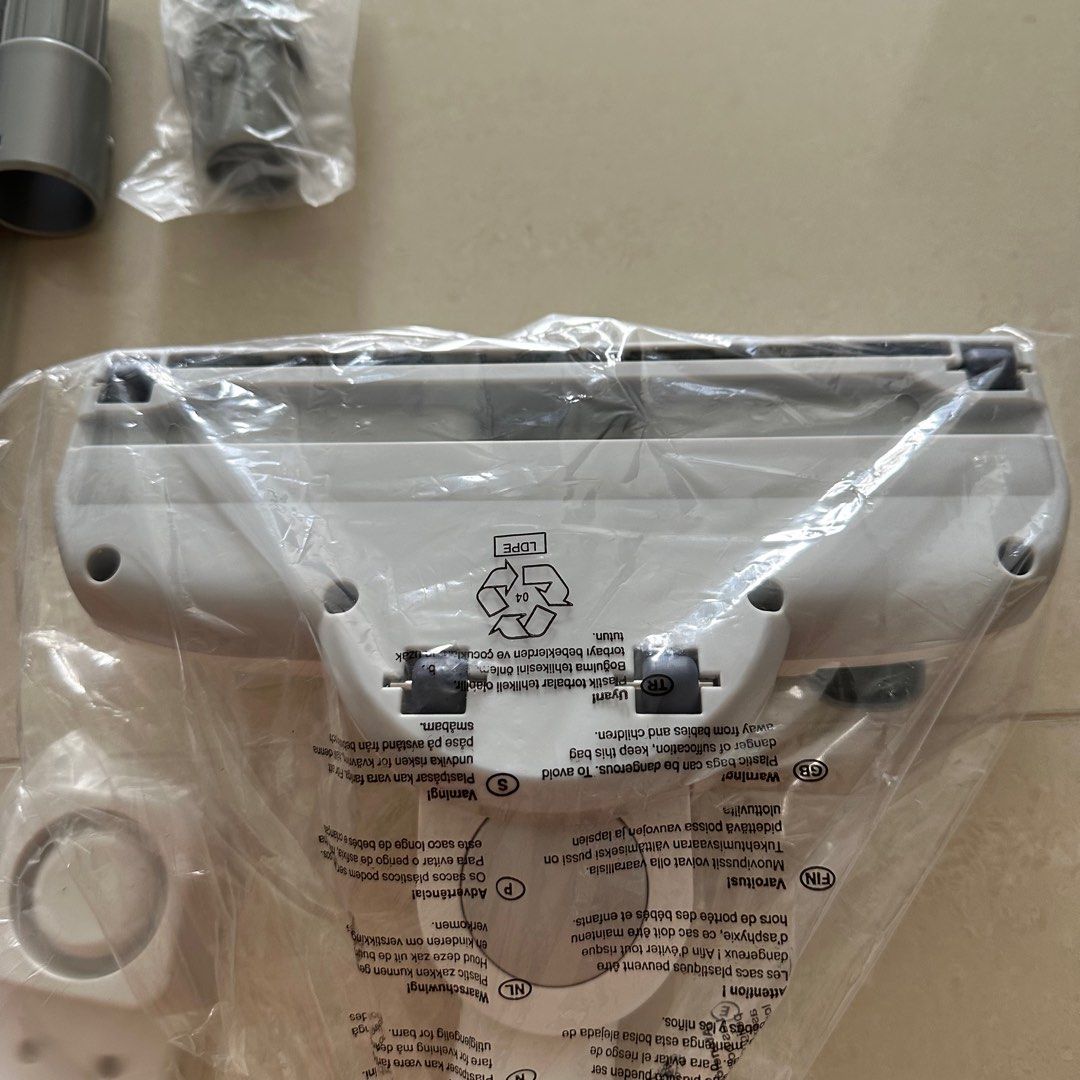 Black and Decker PD1820LF Dustbuster Flexi Floor Head Extension, Nozzle