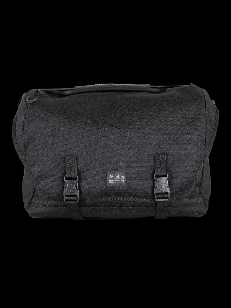 BROMPTON Metro Messenger Bag Medium in Black Used but in EXCELLENT