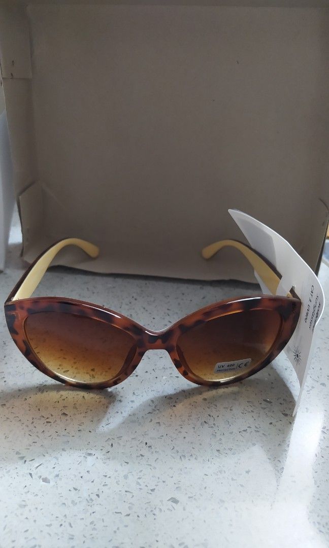 Cat3 UV400 Sunglasses, Women's Fashion, Watches Accessories