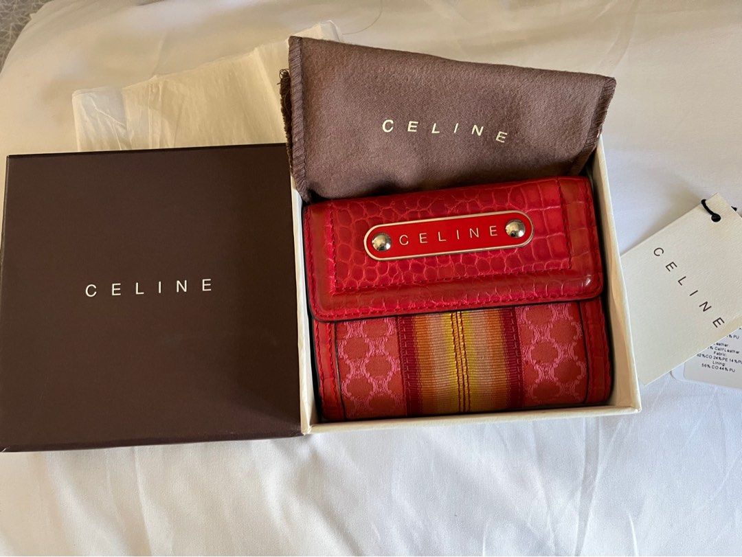 Celine wallet (Category: Luxury Bags & Wallets) located in Makati City. Submitted by cysarande (Listing ID 1210706079, Image 1). Description: Authentic celine wallet Complete inclusion .
