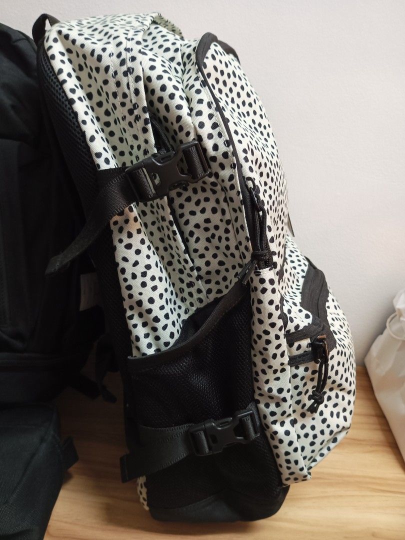 Converse BACKPACK 25Liters, Men's Fashion, Bags, Backpacks on Carousell