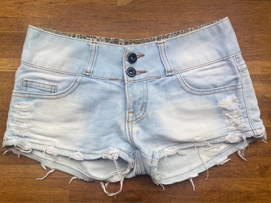 Cute ripped hotsell shorts