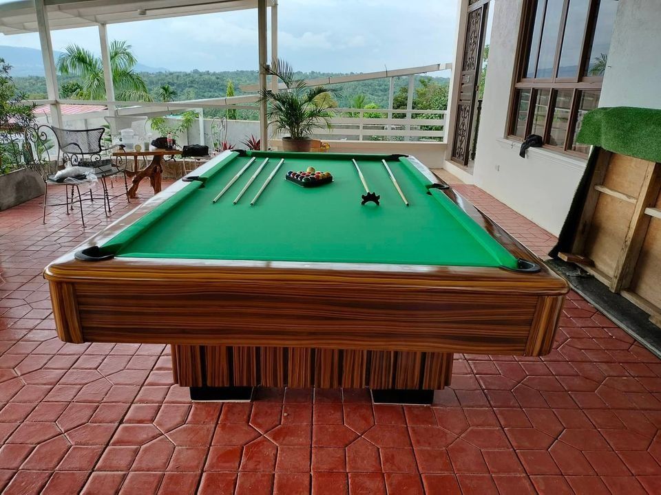 DUCCO PUYAT STANDARD BILLIARD TABLE WITH COMPLETE ACCESSORIES, Sports