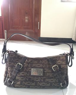 (Kategori: ) berada di . Dikirim oleh larisbrandedstuff (ID iklan 1210653774, Gambar 1). Deskripsi: .