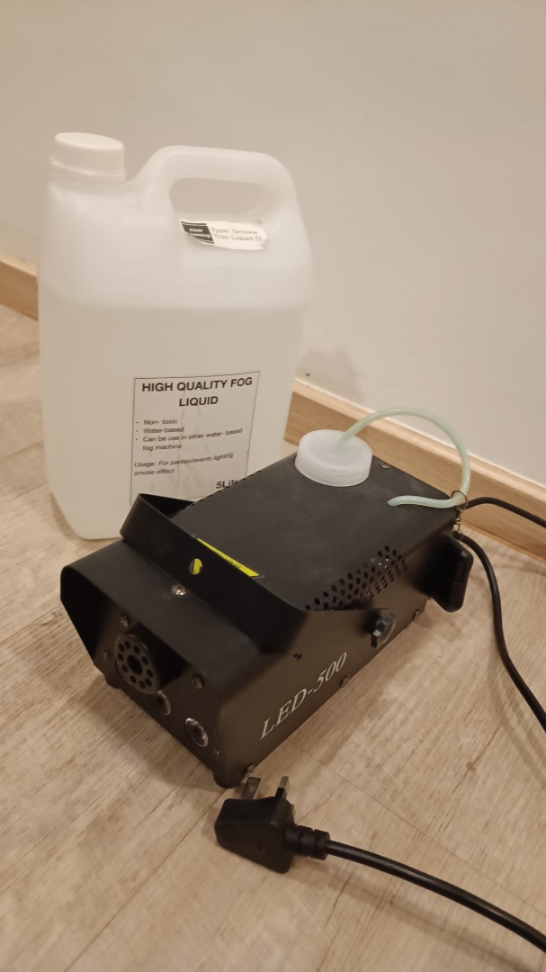 Fog machine with fog liquid, Hobbies & Toys, Stationery & Craft, Other
