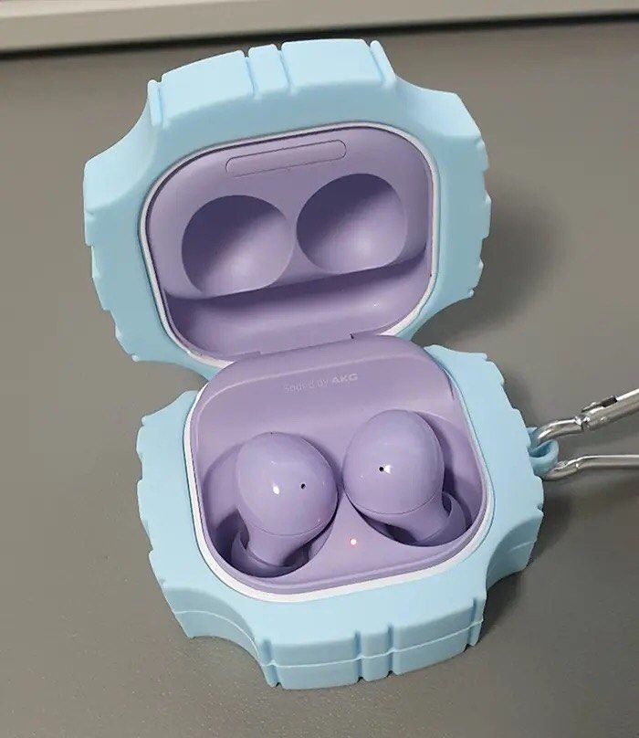 Galaxy buds new arrivals plus case anime
