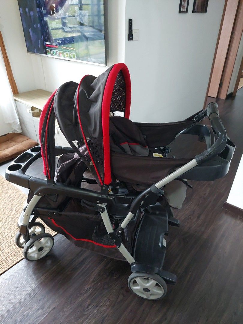 Graco double outlet stroller red