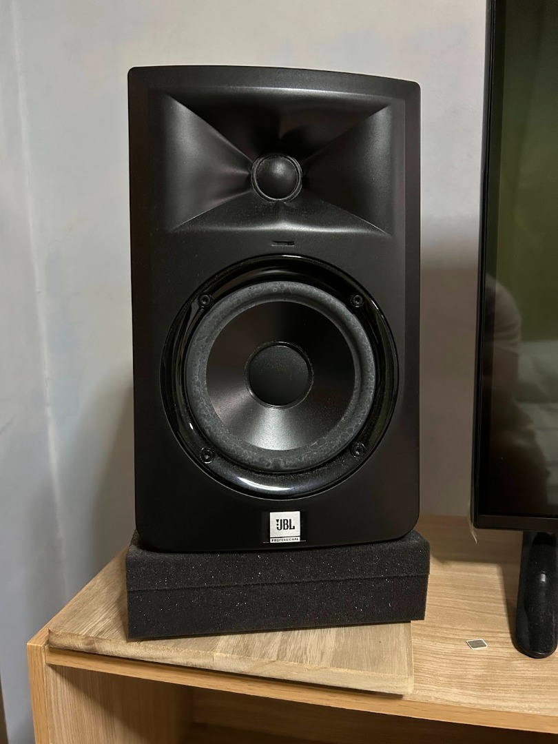 JBL LSR305 Speakers Complete Setup, Audio, Soundbars, Speakers