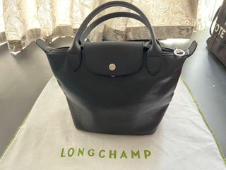 (Category: ) located in . Submitted by janetzhangsg (Listing ID 1210692827, Image 1). Description: .