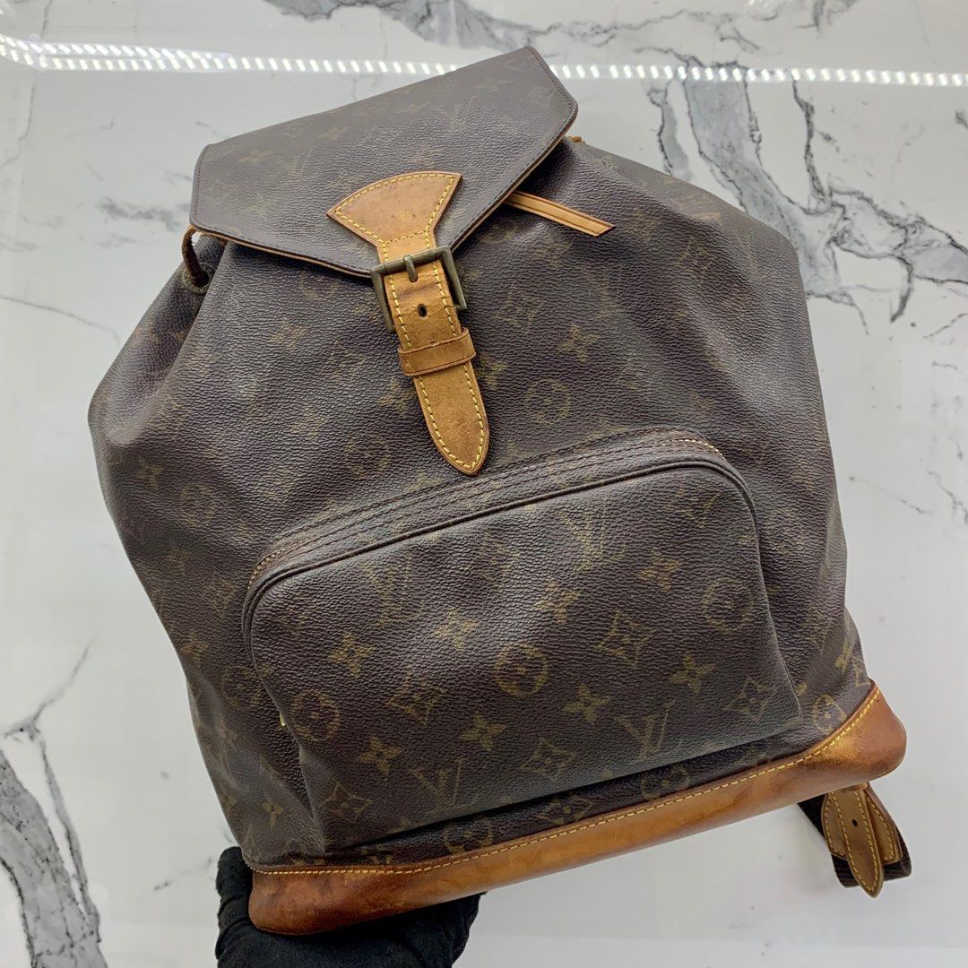 Pre-owned Louis Vuitton Christopher Backpack Flags Gm Black