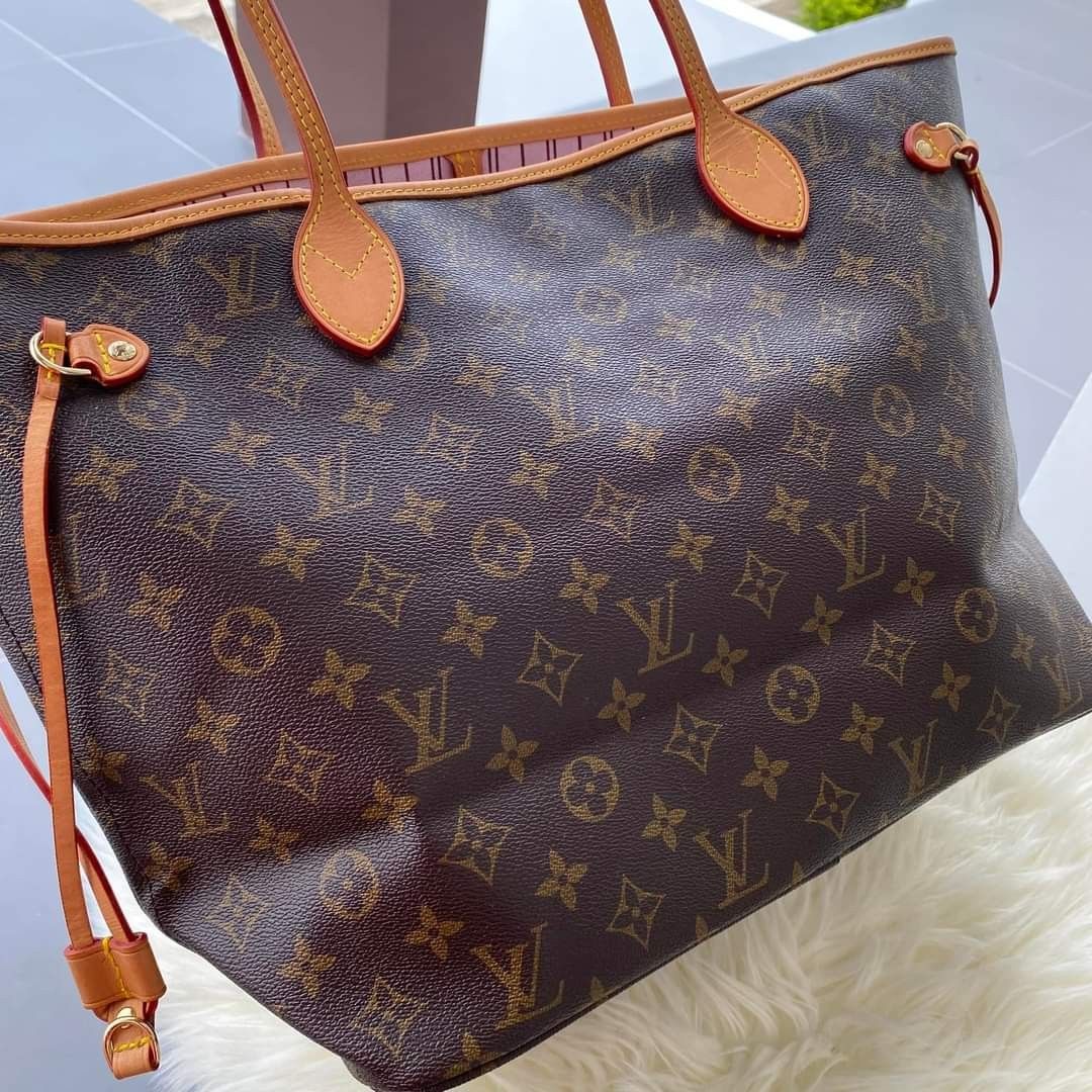 Louis Vuitton canvas tote bag, Women's Fashion, Bags & Wallets, Tote Bags  on Carousell