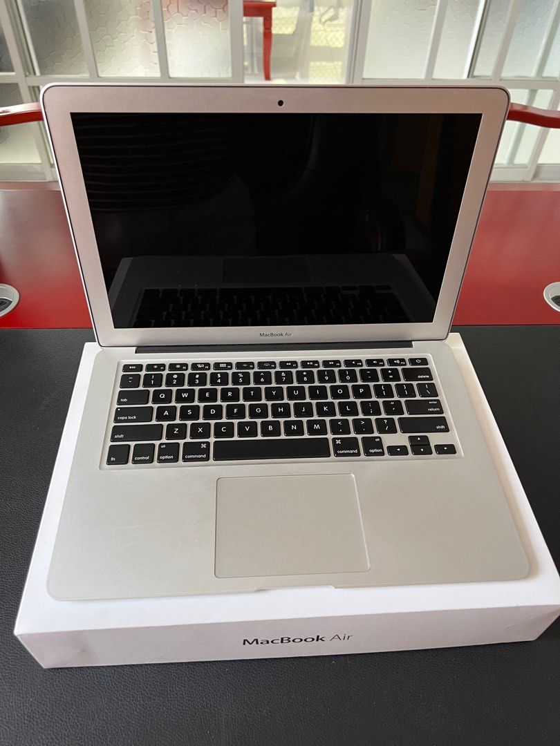 Macbook Air 2014 (Category: Laptops & Notebooks) located in Tagbilaran City. Submitted by chinomandam (Listing ID 1210602610, Image 2). Description: Macbook Air (13 inches Early 2014) Complete with box and accessories.