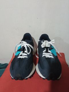 New Balance 327
