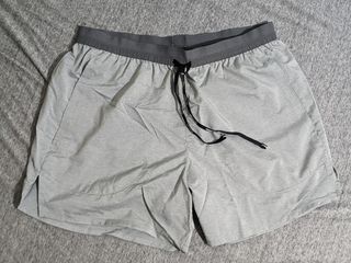 Nike 跑步短褲 無內襯 幾乎全新 M