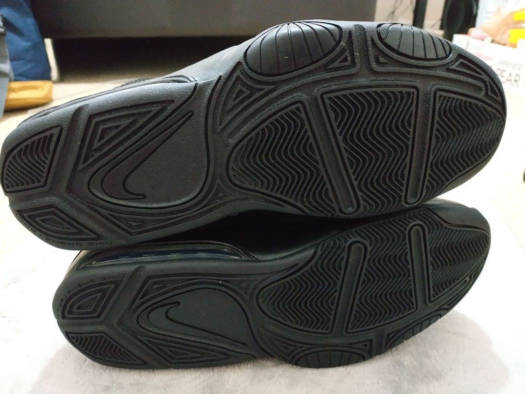 nike shoes with wavy lines
