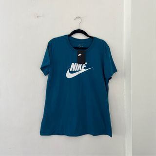 Nike Blue Shirt in Medium