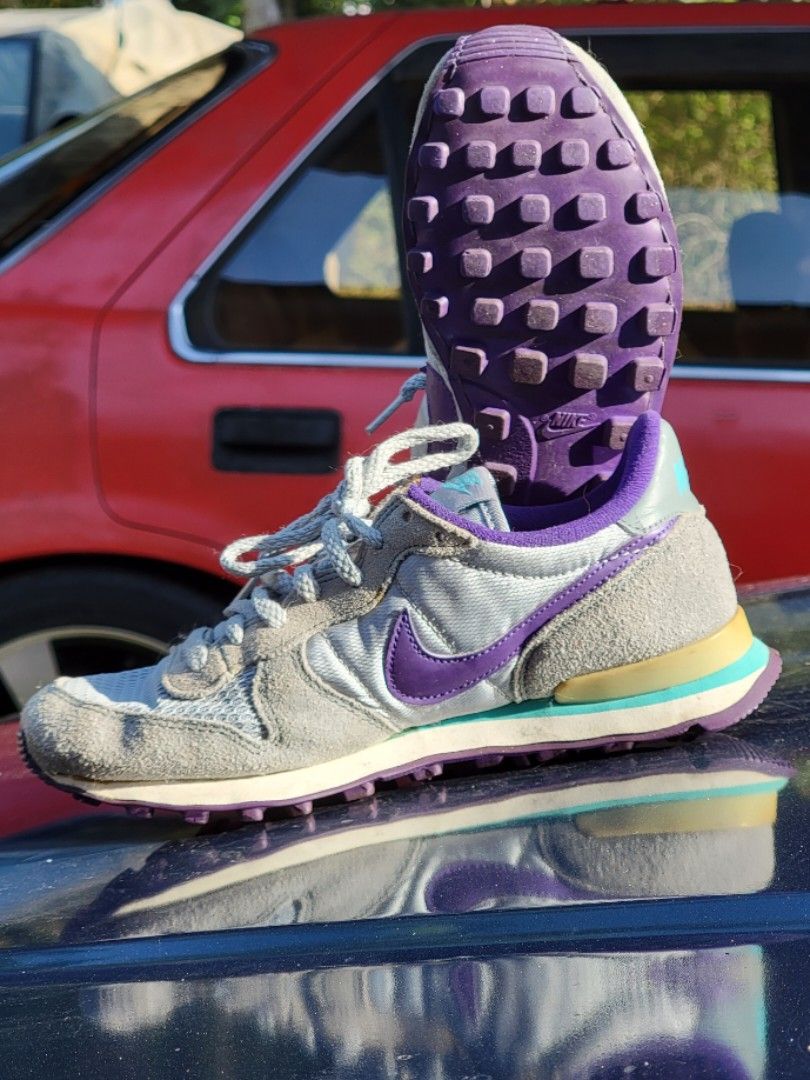 internationalist nike rose