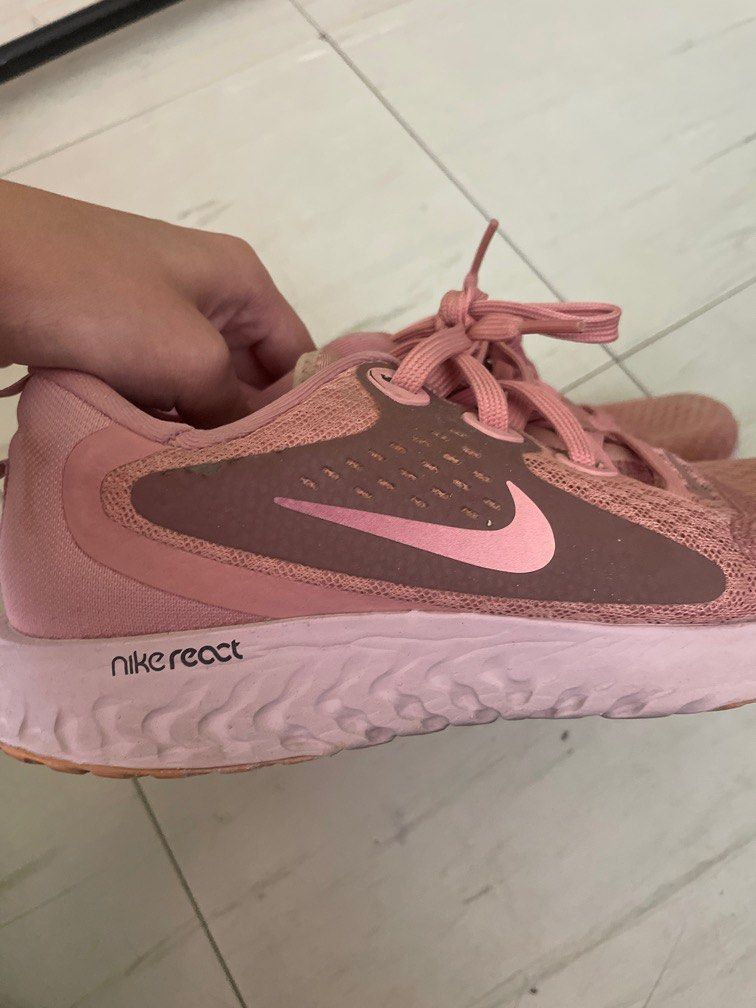 womens pink nike react