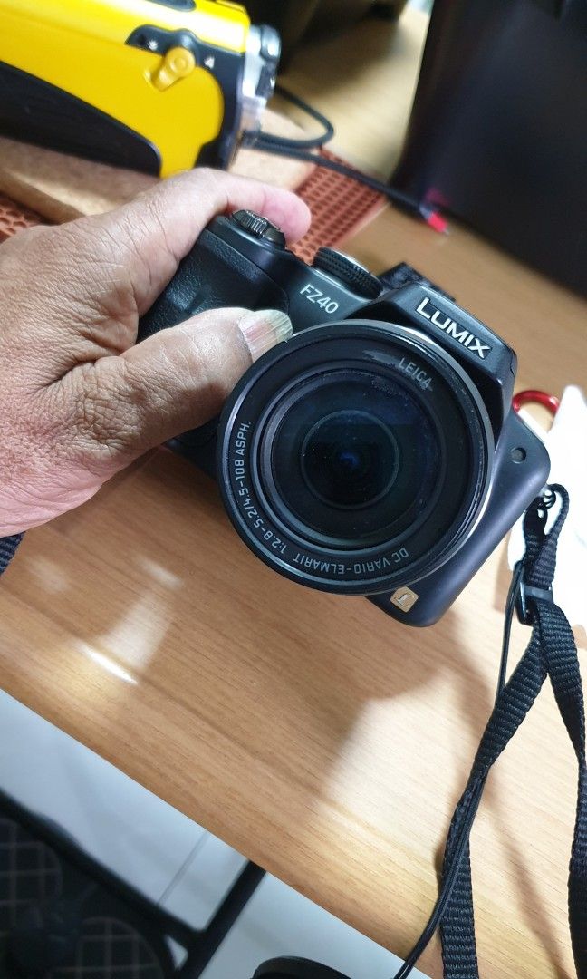 Fz40 Panasonic lumix FZ40, Photography, Cameras on Carousell