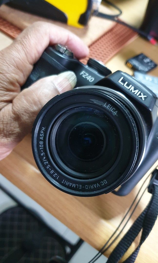 Panasonic lumix FZ40, Photography, Cameras on Carousell