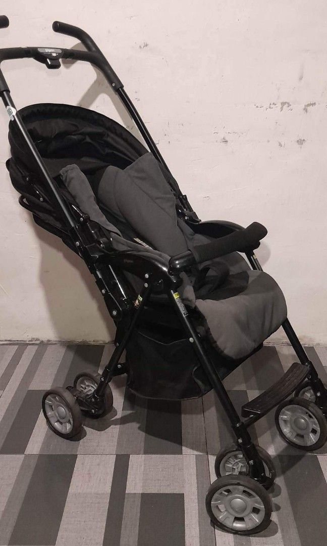 Pigeon stroller (Category: Strollers) located in Caloocan City. Submitted by Unicoijo02 (Listing ID 1210669664, Image 2). Description: pigeon brand.fully recline reversible handle.no issue.