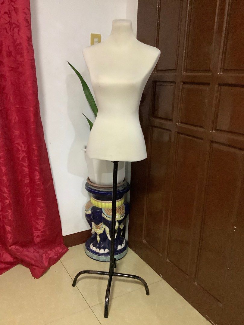 PRELOVED PINNABLE MANNEQUIN WITH STAND (Category: Everything Else Others) located in Tanza. Submitted by declutterbydani (Listing ID 1210621071, Image 2). Description: .