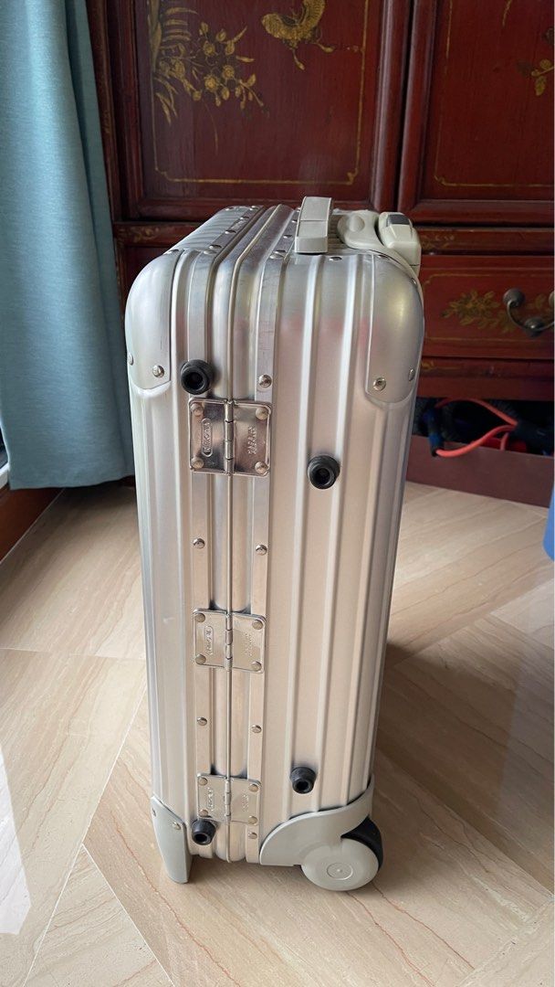 Rimowa cabin size luggage (Aluminium)- weekend sales $800, Hobbies ...