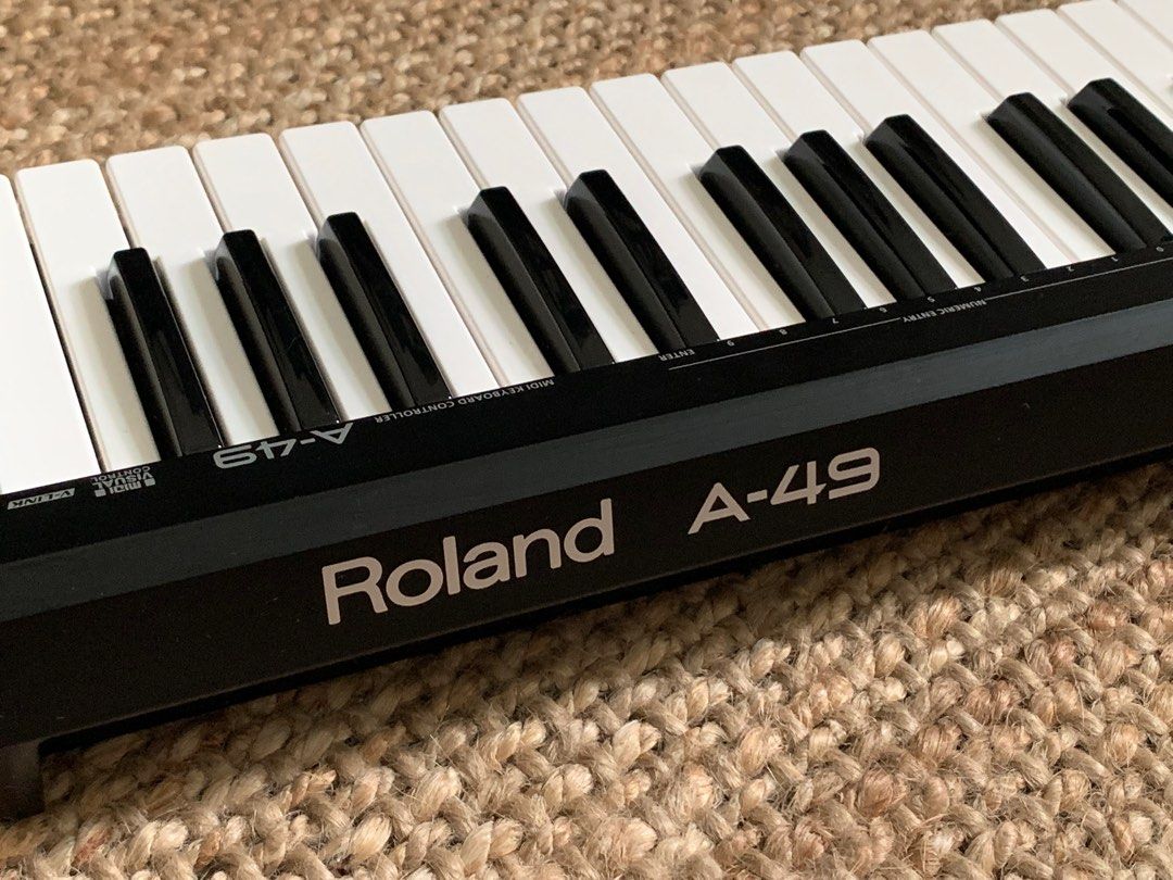 Roland A49 49 Key USB MIDI Keyboard Controller (A49 A 49), Hobbies
