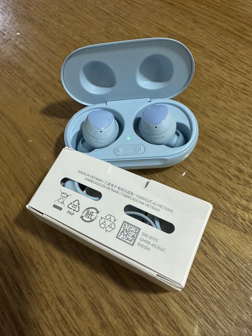 Galaxy buds+ light blue outlet