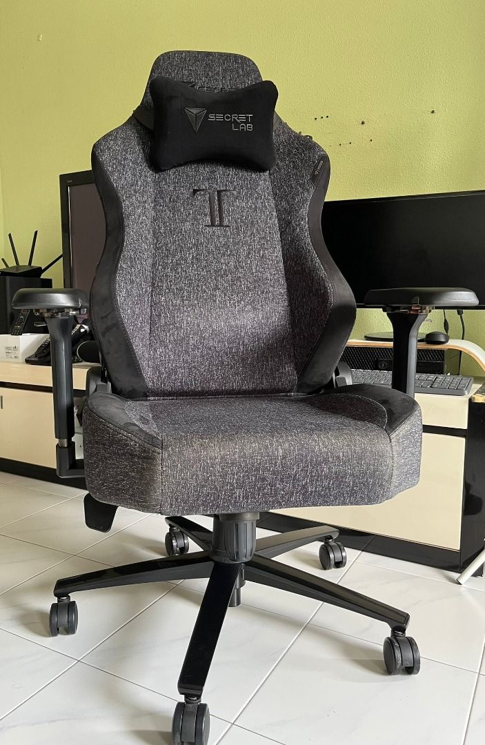 Secret lab best sale titan black 3