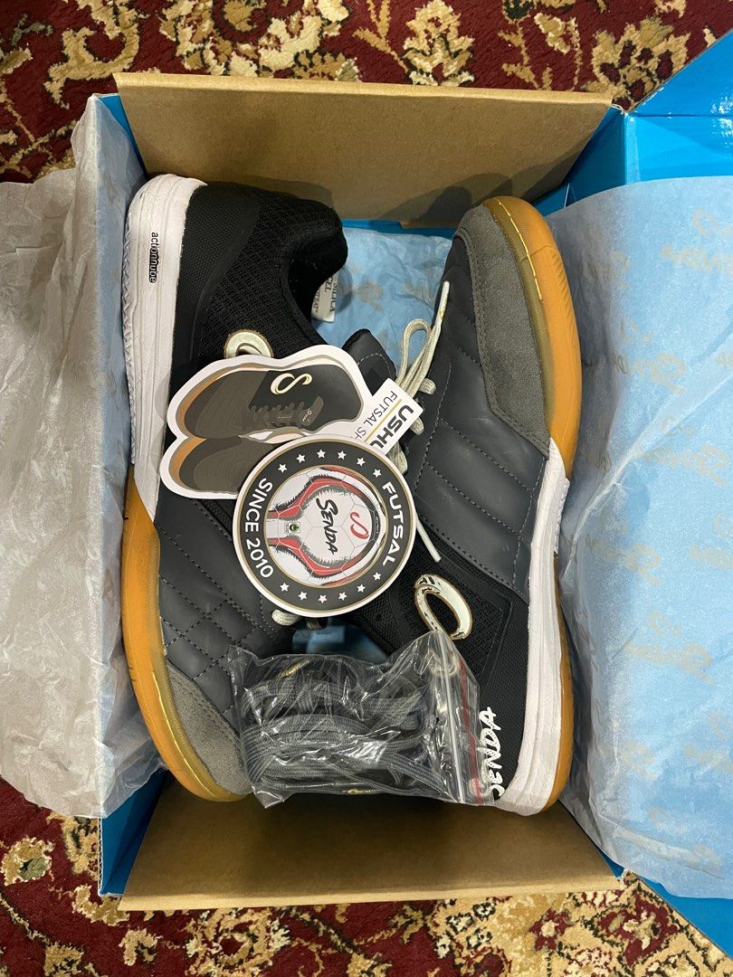 Converse futsal shop shoes