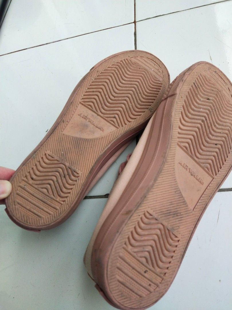 SEPATU AIRWALK, Fesyen Wanita, Sepatu di Carousell