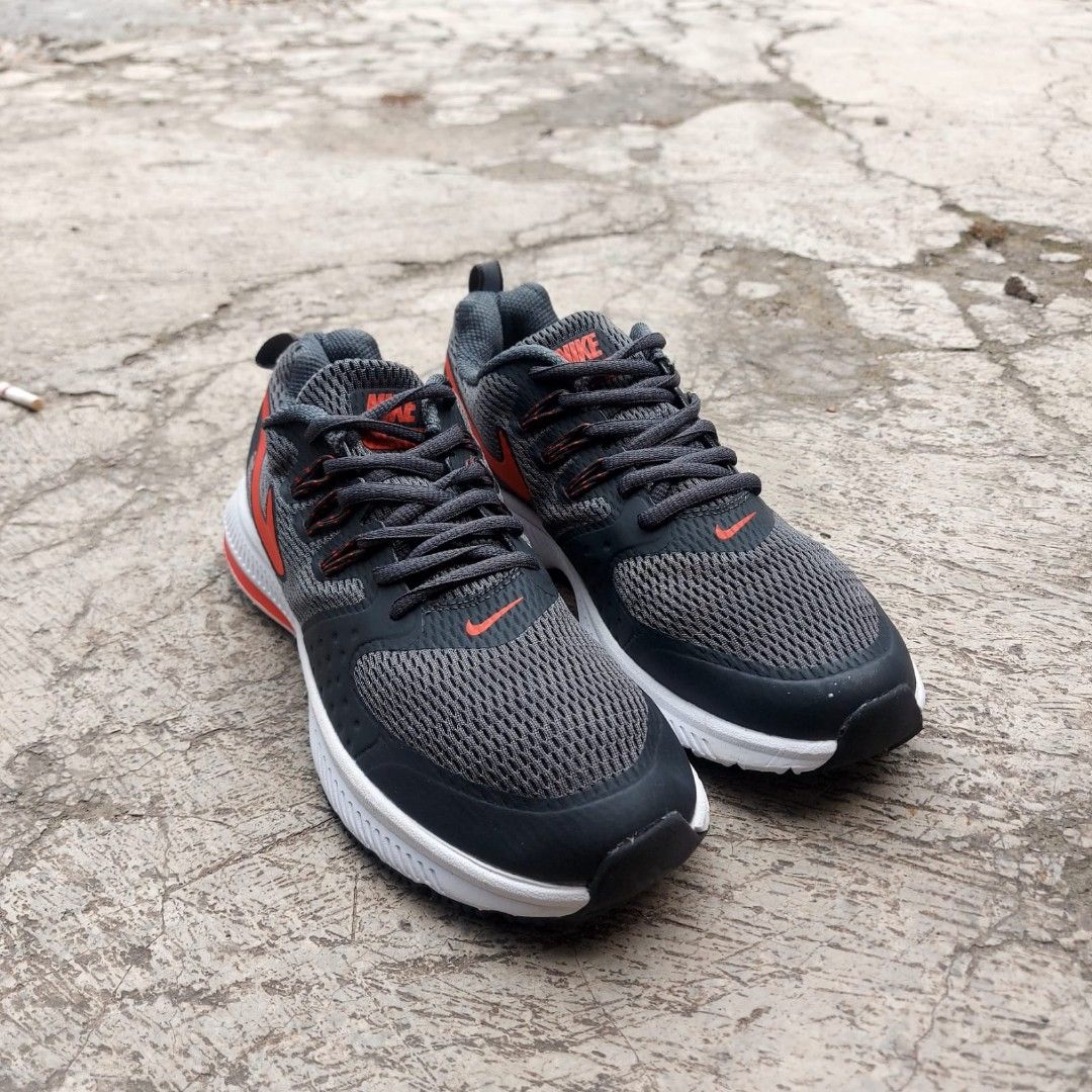 nike shield zoom winflo 4